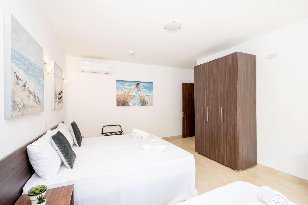 Islet Promenade Seafront 1 Bedroom Apartment With Sea View Balcony By Getawaysmalta Сент-Полс-Бей Экстерьер фото