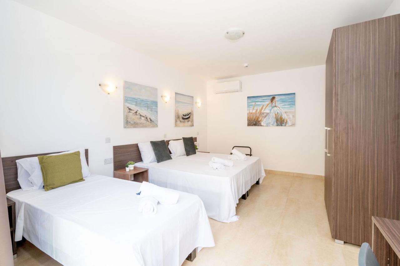Islet Promenade Seafront 1 Bedroom Apartment With Sea View Balcony By Getawaysmalta Сент-Полс-Бей Экстерьер фото